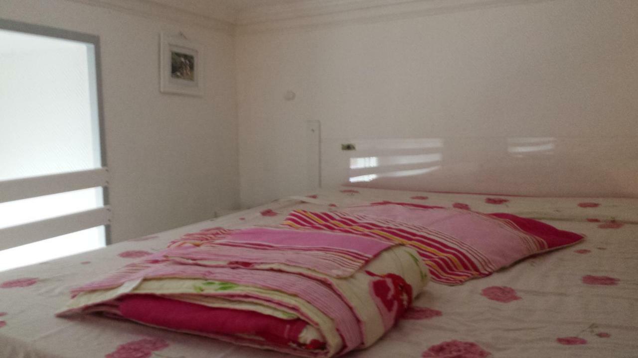 Coquet Studio En Mezzanine Nuit Pour 2 Personnes سانت-غيرونز المظهر الخارجي الصورة